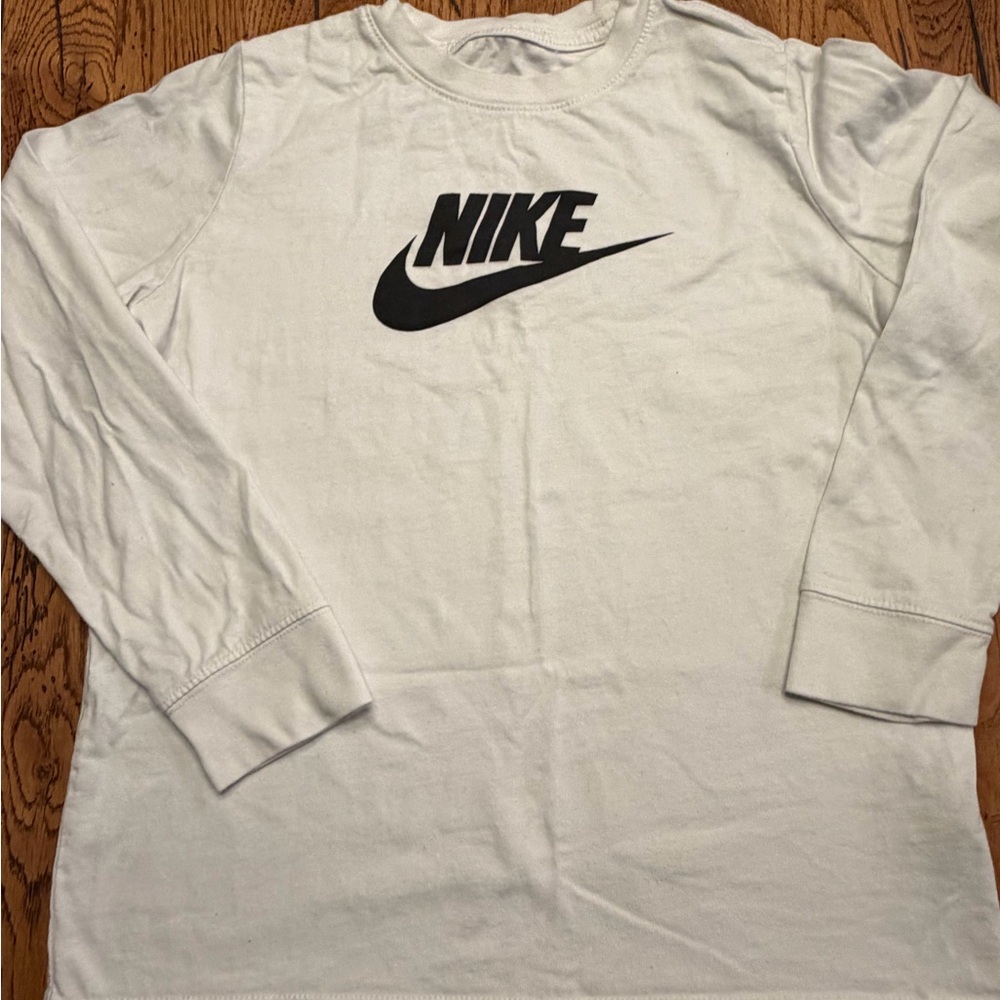 Nike kidsWhite Long Sleeve Shirt sz L (8/10)